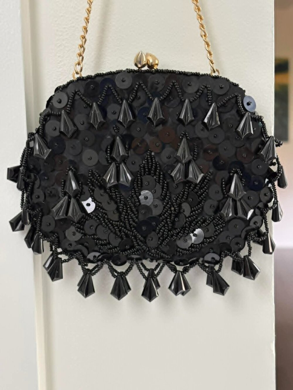 Vintage Formal Black Beaded Evening Bag Gold Chain Strap Kiss Lock Clutch